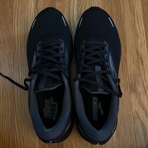 Brooks Ghost 14 in size 10.5 wide